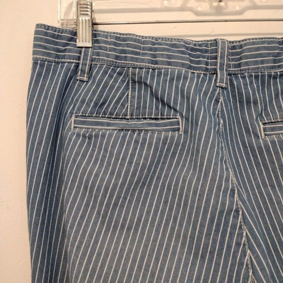 Gap - Striped Slim Boyfriend Chino Crop Pants - Picture 8 of 13